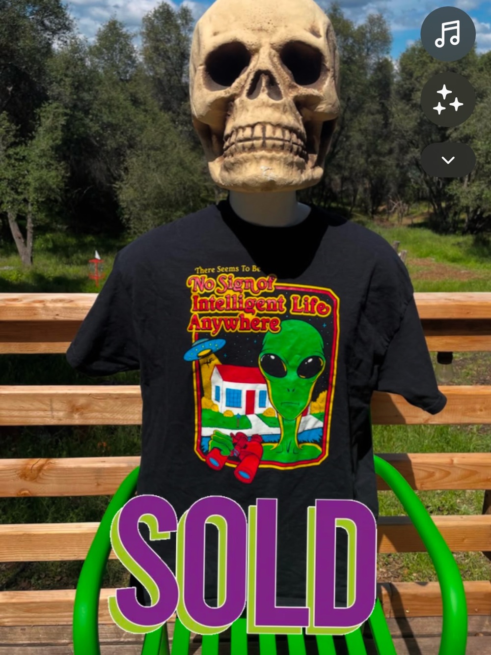 ✨SOLD
Men’s XL or unisex! Black Alien Graphic Tee - No Sign of Intelligent Life